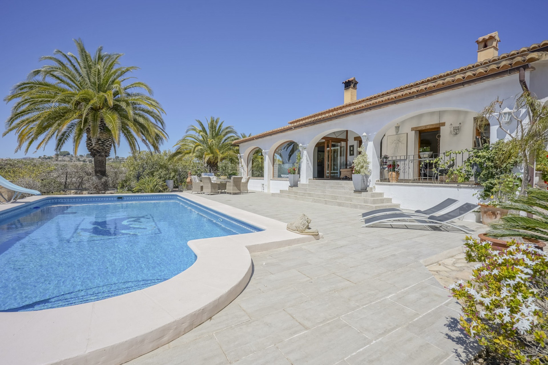 Resale - Villa -
Benissa - Partida Llenes