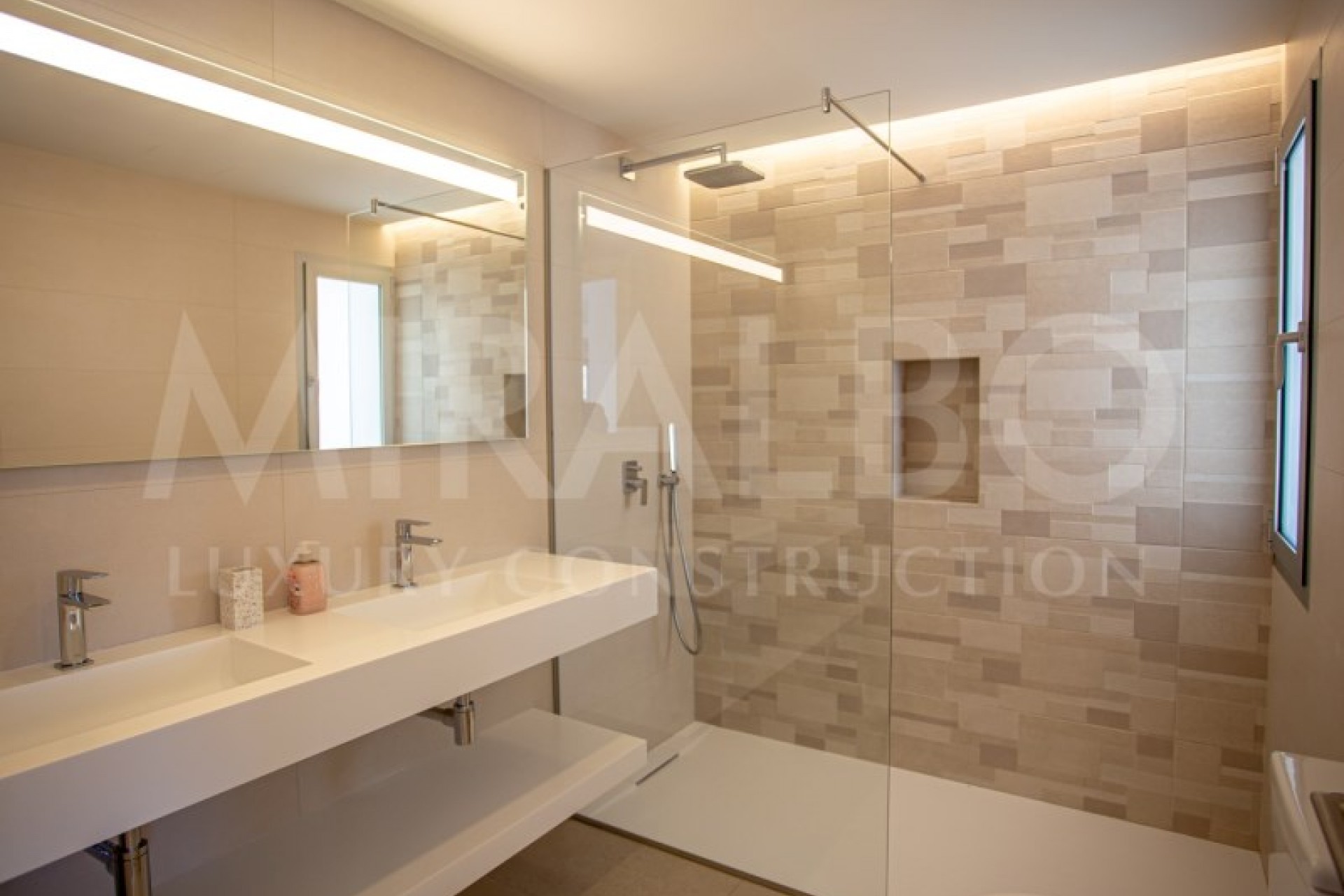 Resale - Villa -
Benitachell / El Poble Nou de Benitatxell - Cumbre del Sol