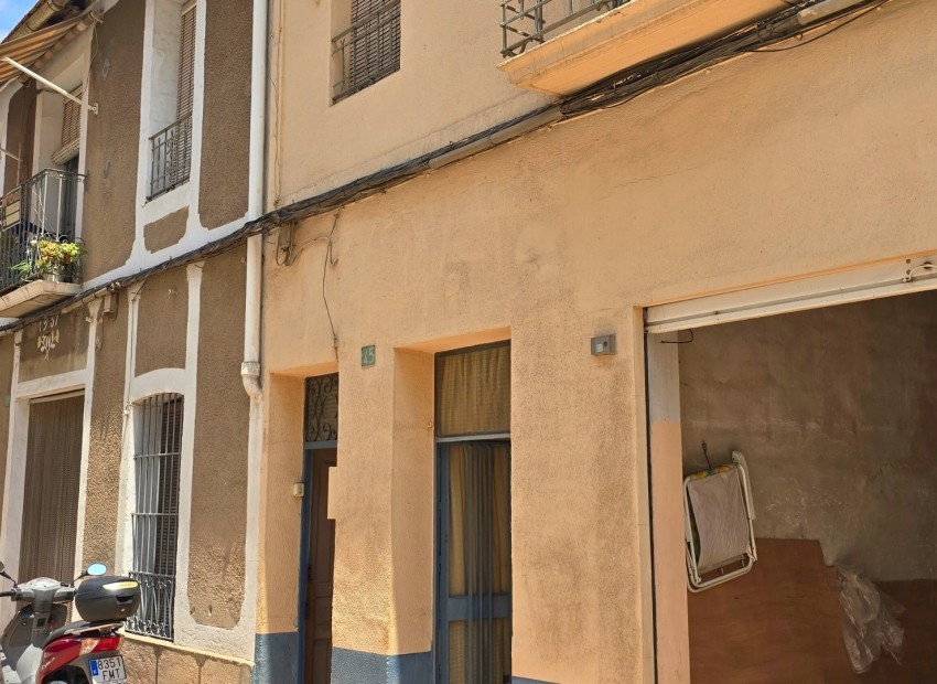 Resale - Villa -
Callosa De Ensarrià