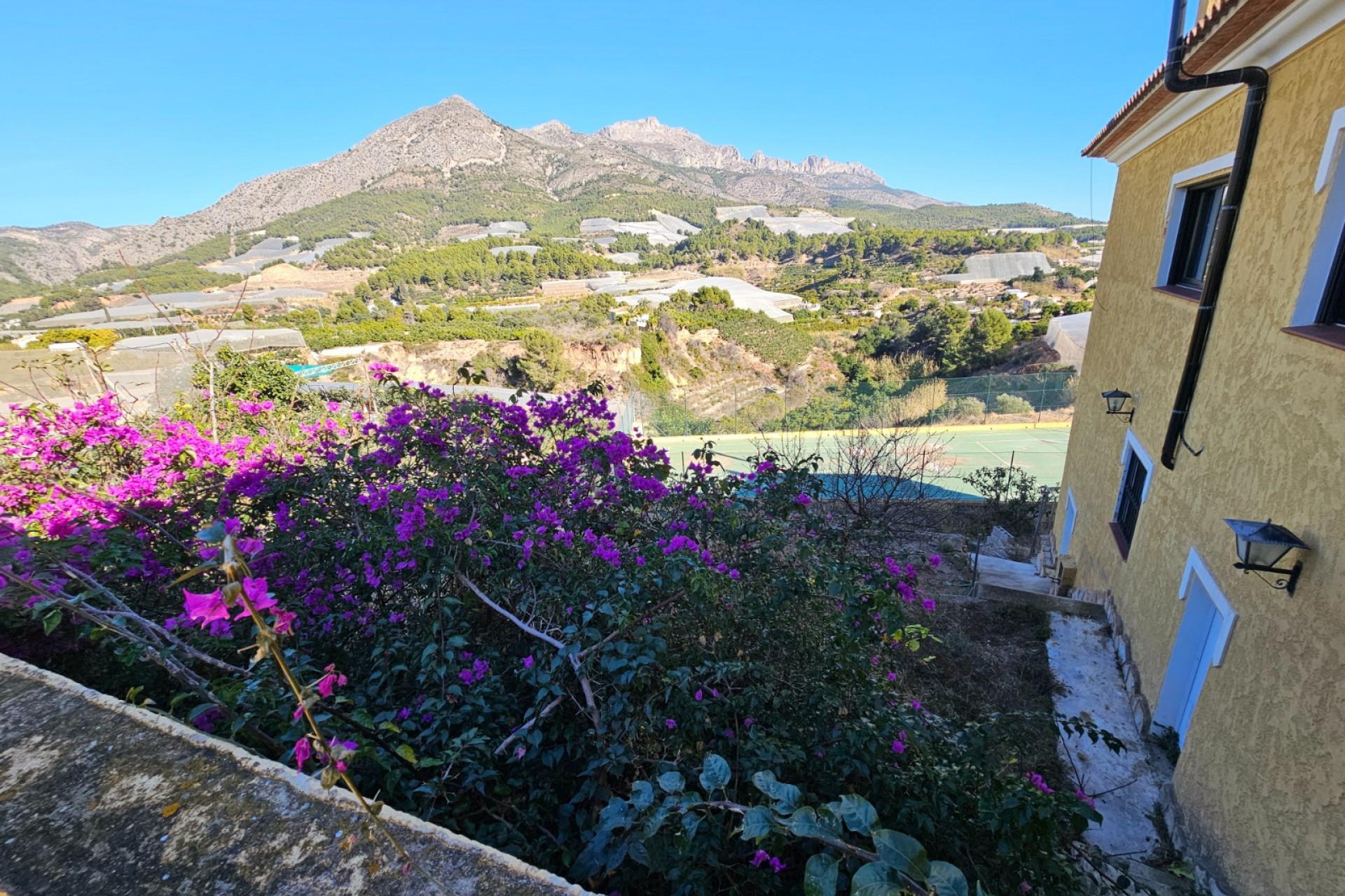 Resale - Villa -
Callosa De Ensarrià