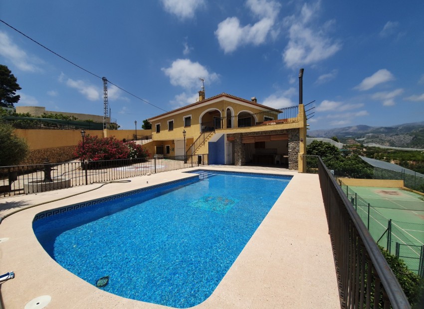 Resale - Villa -
Callosa De Ensarrià