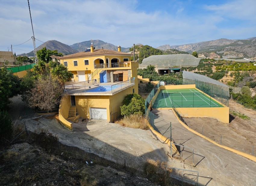 Resale - Villa -
Callosa De Ensarrià