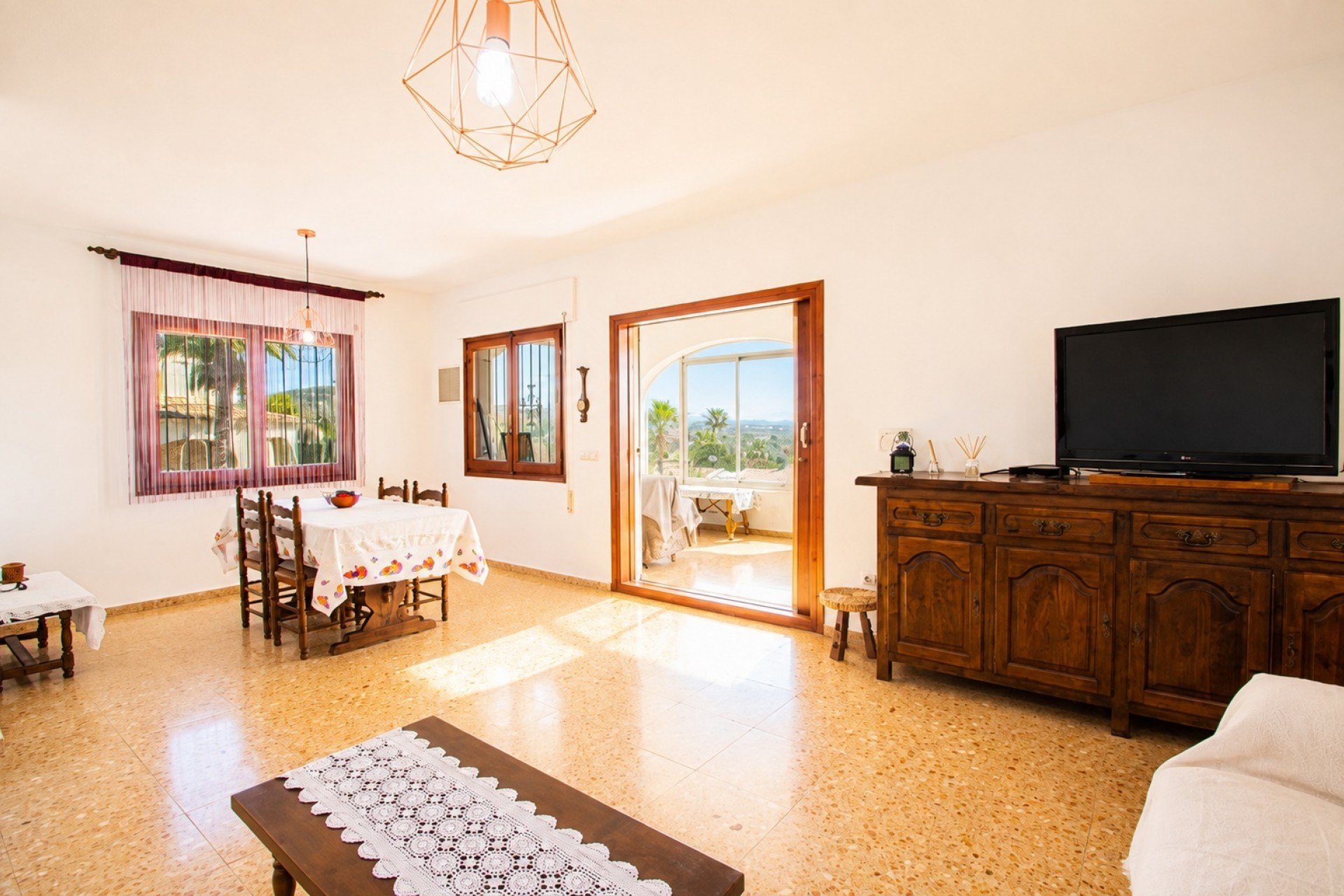 Resale - Villa -
Calpe / Calp - Benicolada - Las Adelfas