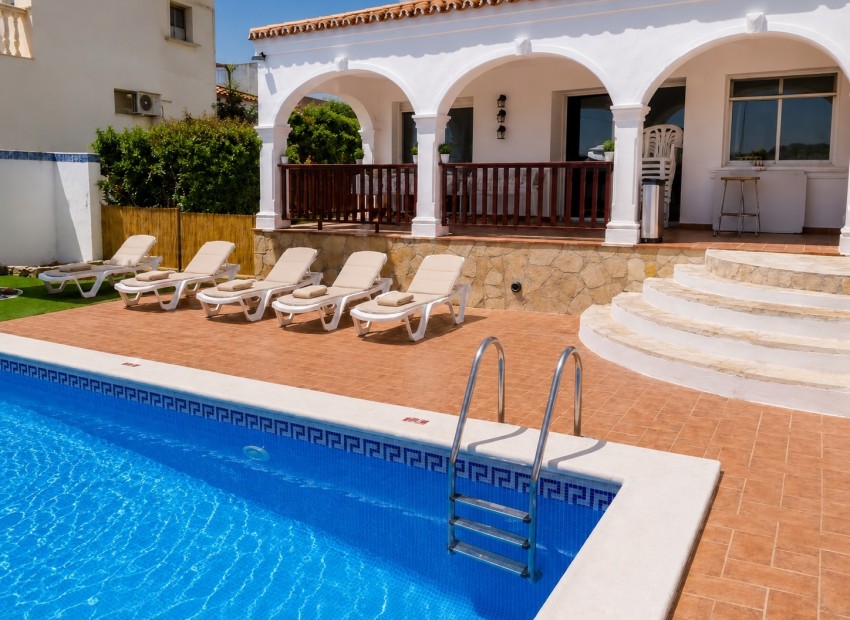 Resale - Villa -
Calpe / Calp - Benicolada - Las Adelfas