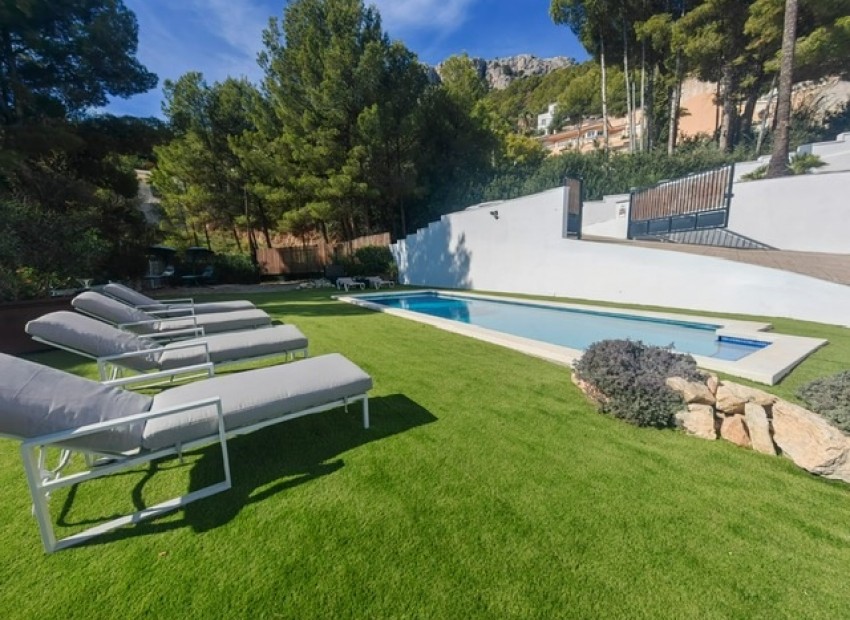 Resale - Villa -
Calpe / Calp - Oltamar - Cucarres