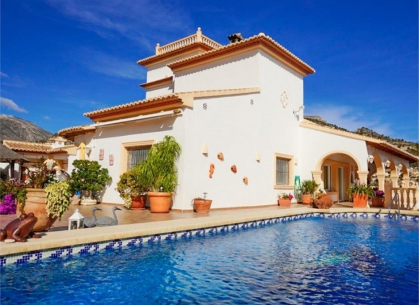 Resale - Villa -
Calpe - Canuta