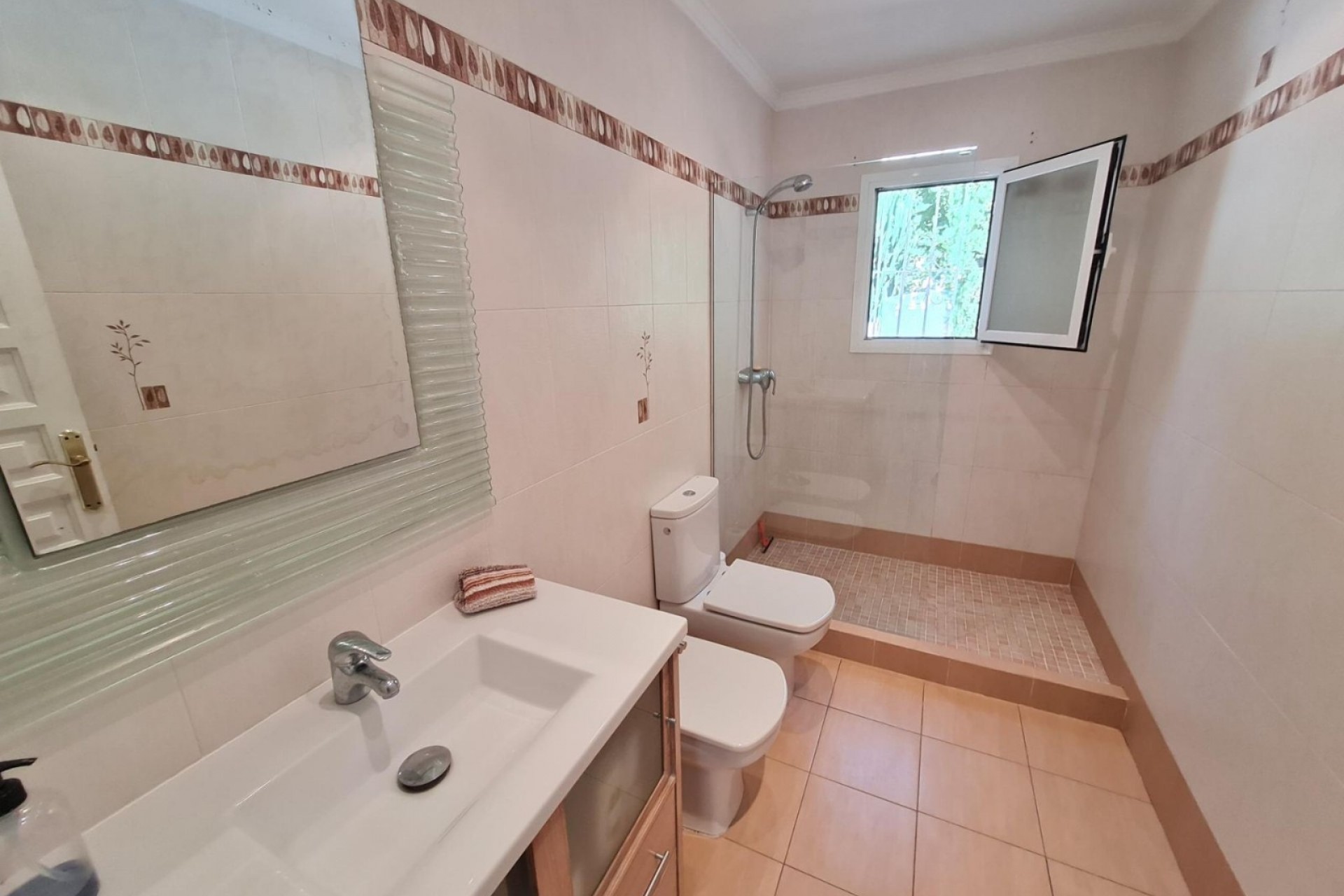 Resale - Villa -
Calpe - Canuta