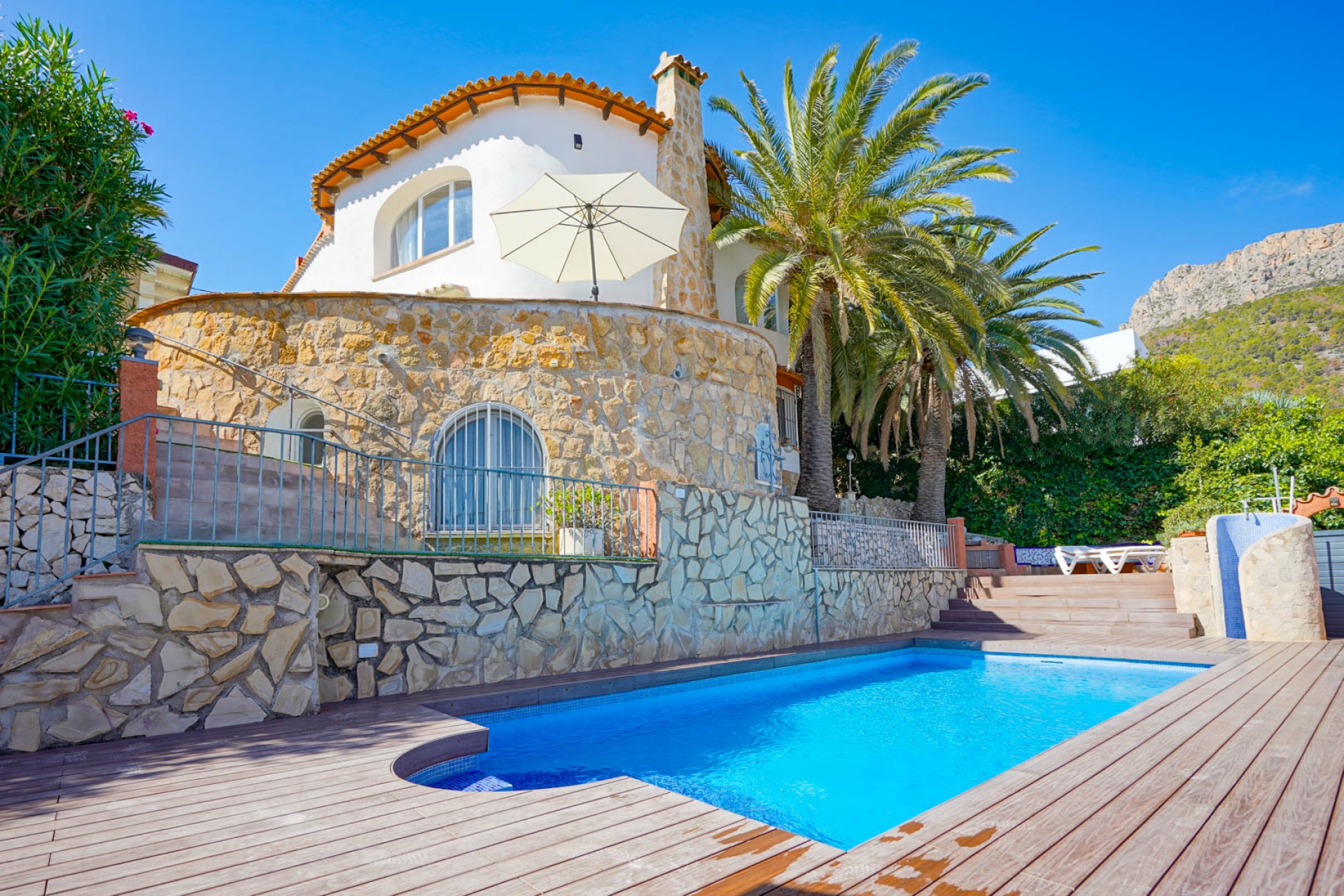 Resale - Villa -
Calpe - Canuta