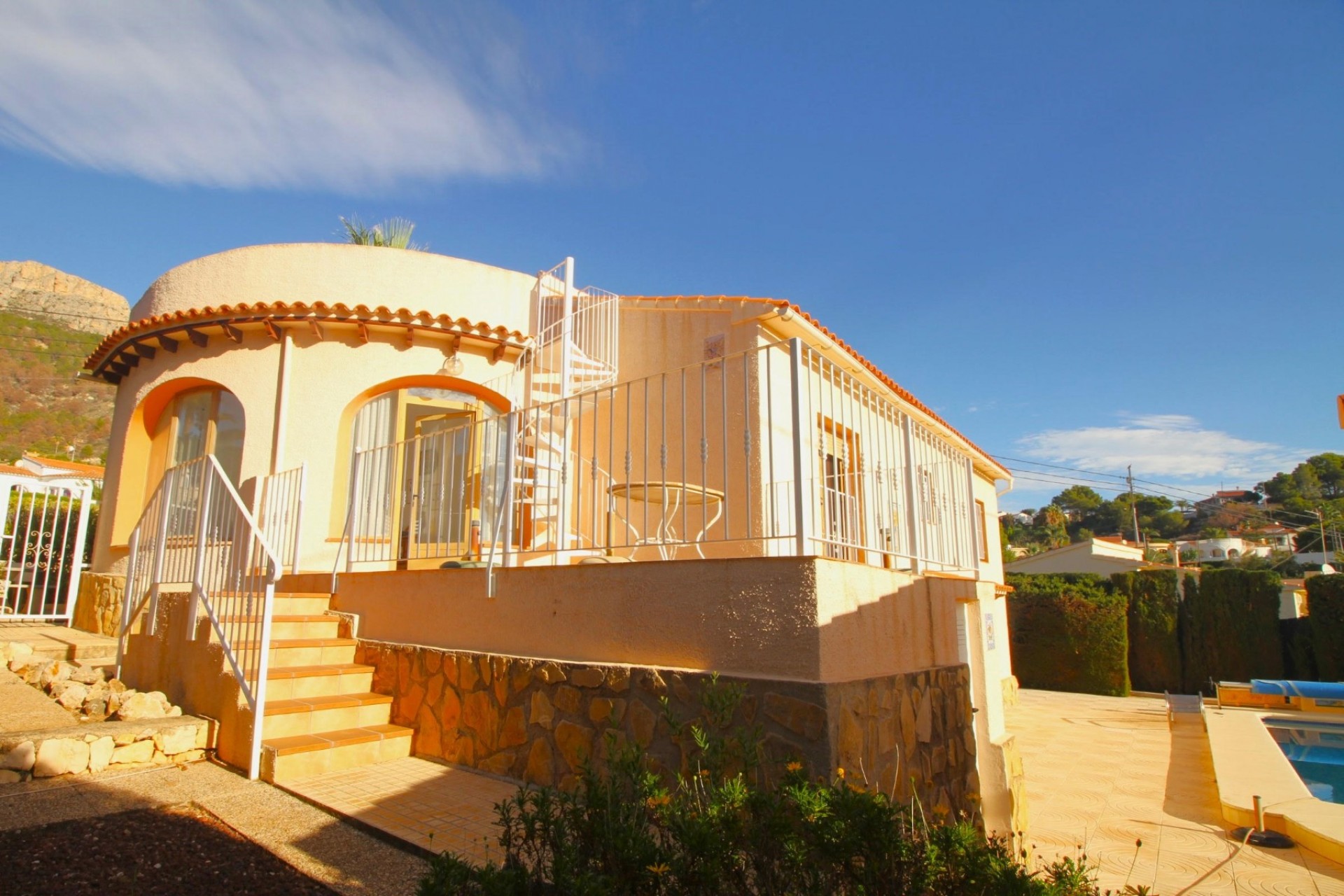 Resale - Villa -
Calpe - Canuta