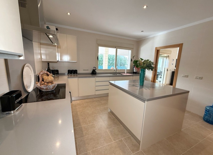 Resale - Villa -
Calpe - Carrio