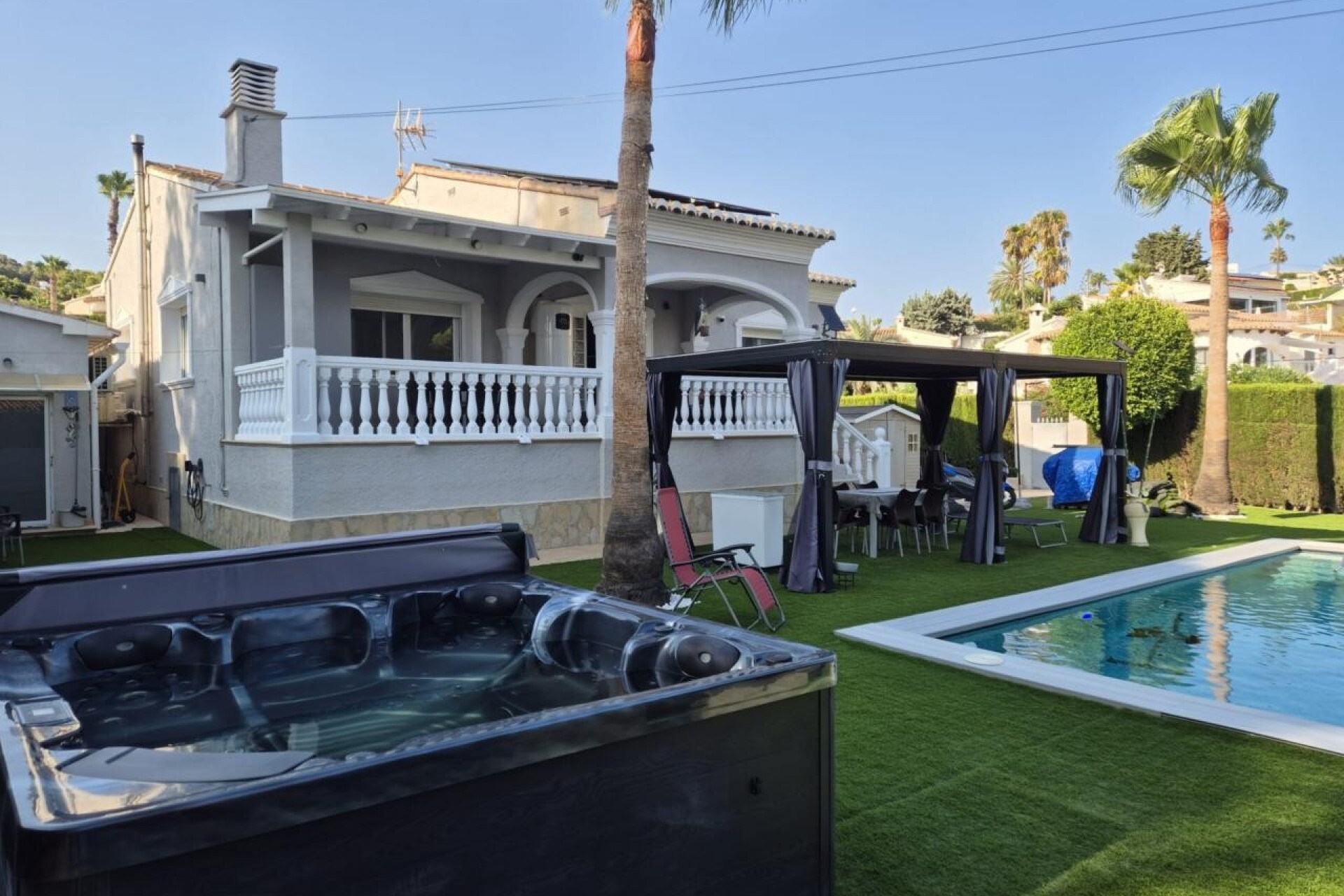 Resale - Villa -
Calpe - Cometa