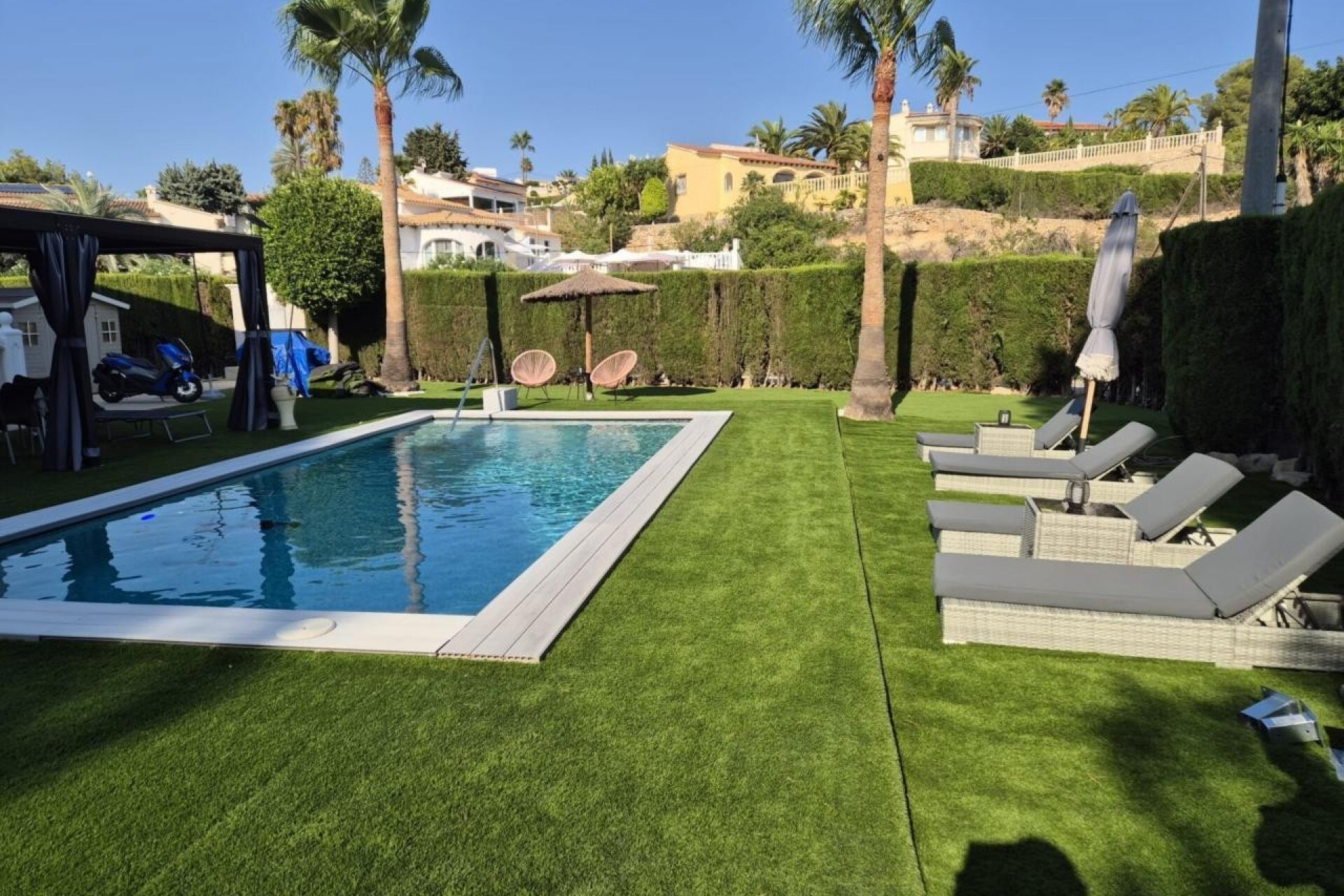 Resale - Villa -
Calpe - Cometa