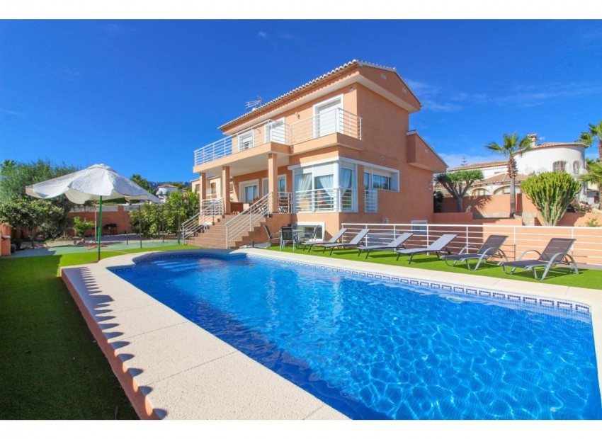 Resale - Villa -
Calpe - Cometa