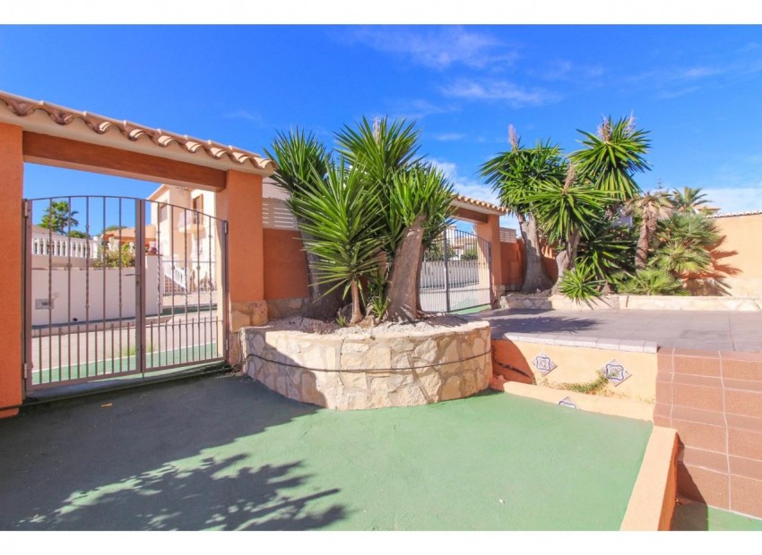 Resale - Villa -
Calpe - Cometa