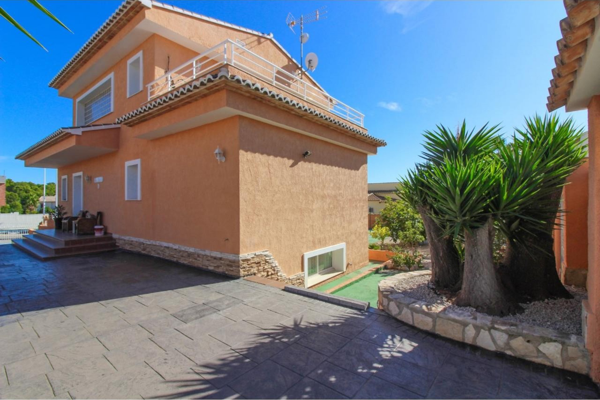 Resale - Villa -
Calpe - Cometa