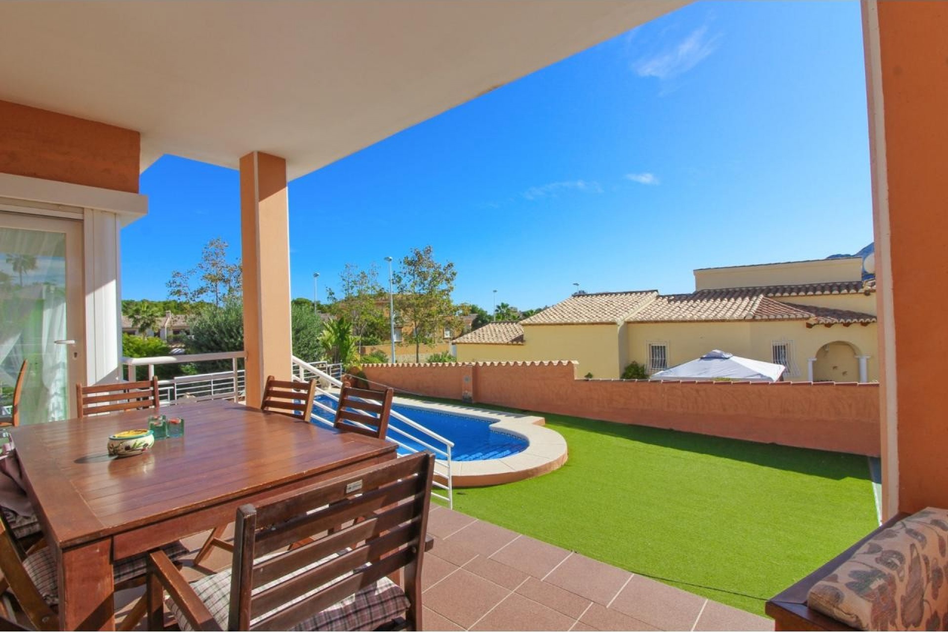 Resale - Villa -
Calpe - Cometa