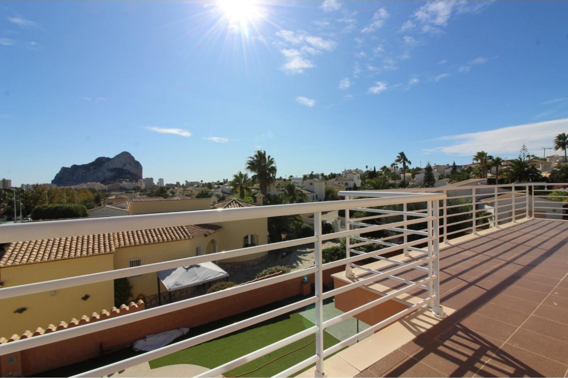 Resale - Villa -
Calpe - Cometa