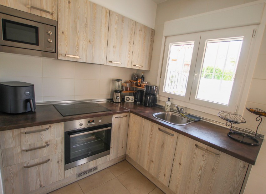 Resale - Villa -
Calpe - Cometa