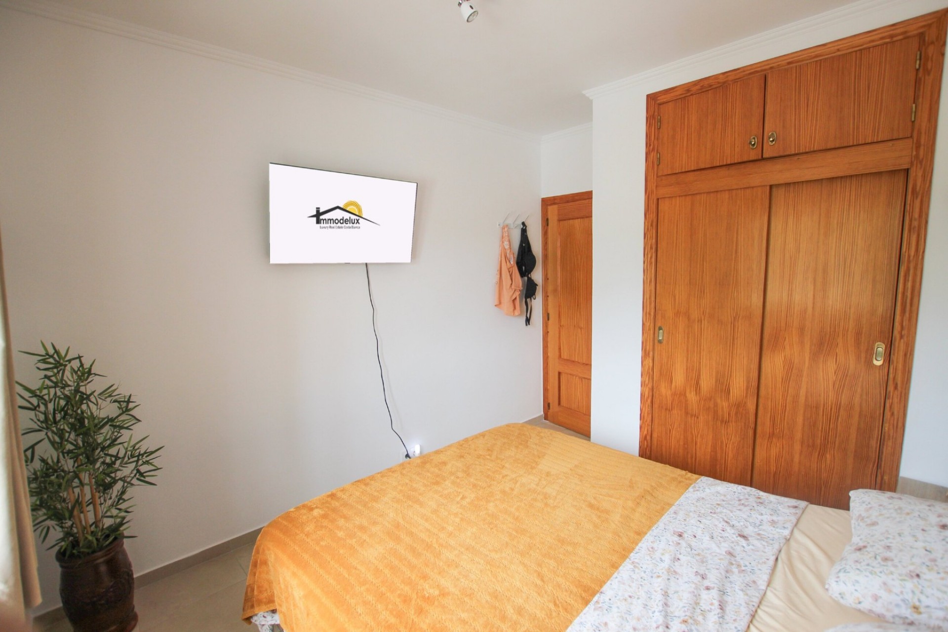 Resale - Villa -
Calpe - Cometa