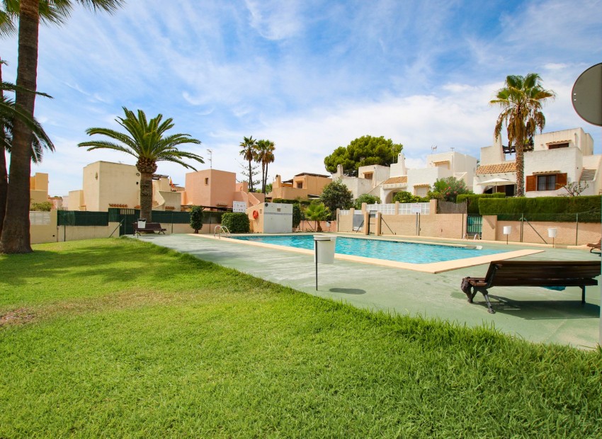 Resale - Villa -
Calpe - Cometa