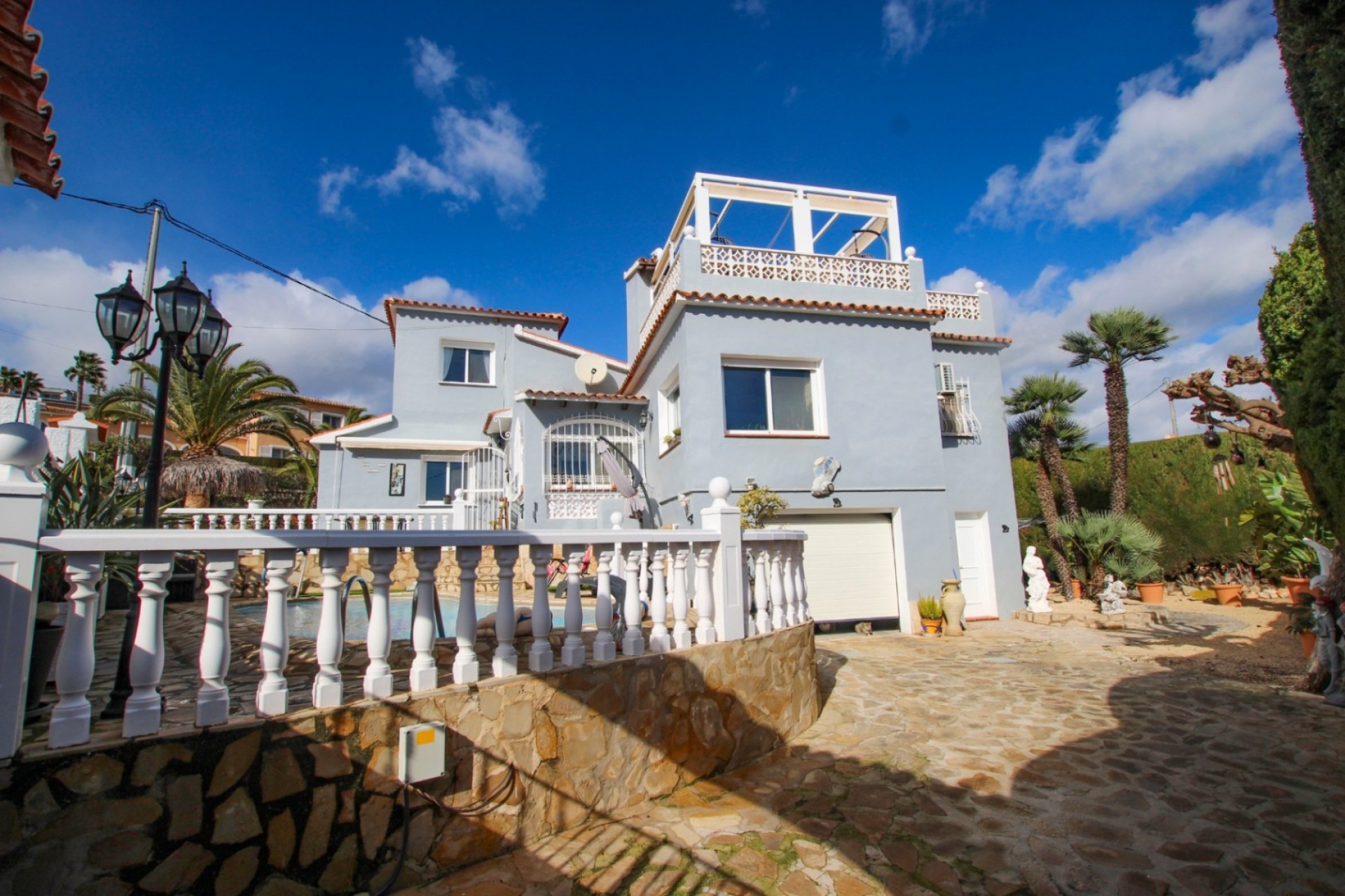 Resale - Villa -
Calpe - Cometa