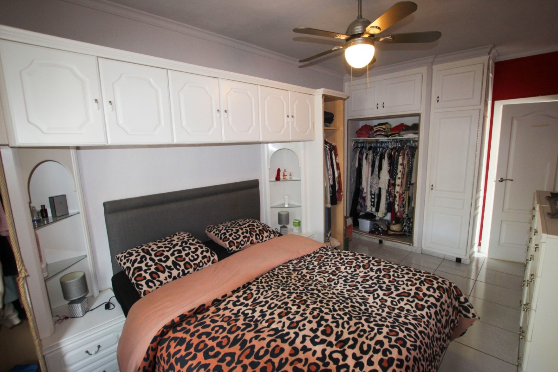 Resale - Villa -
Calpe - Cometa