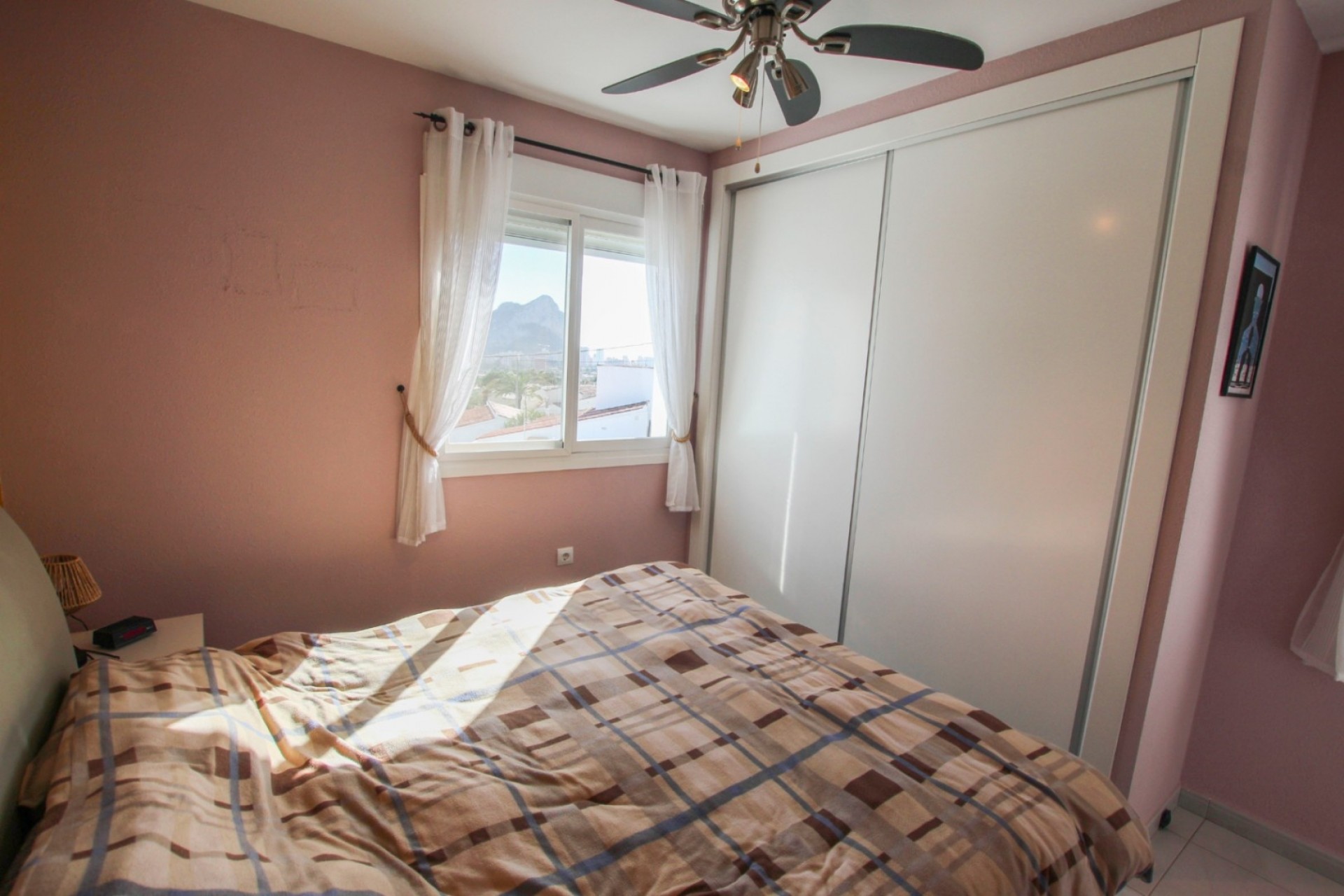 Resale - Villa -
Calpe - Cometa