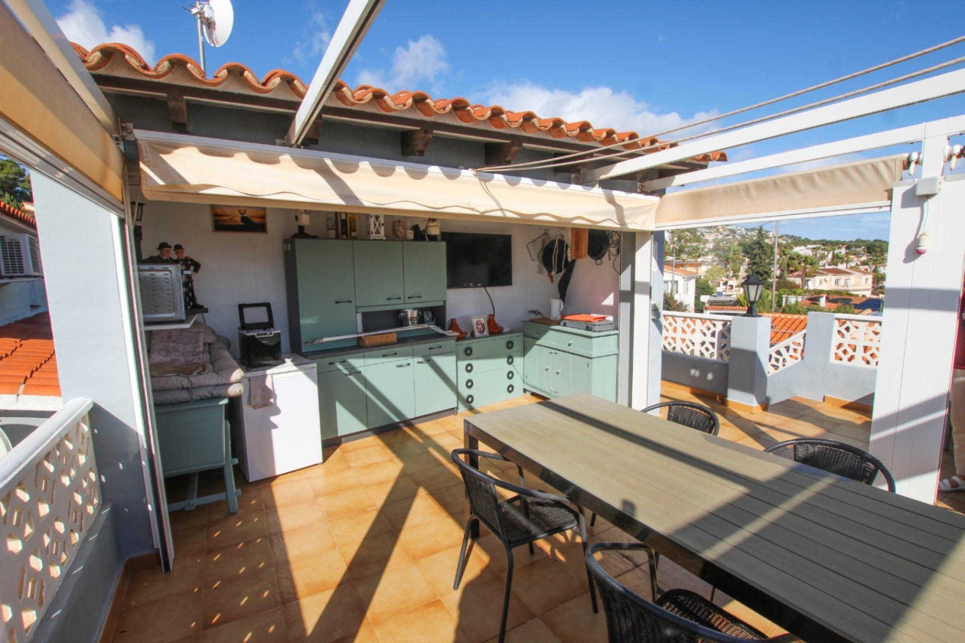 Resale - Villa -
Calpe - Cometa