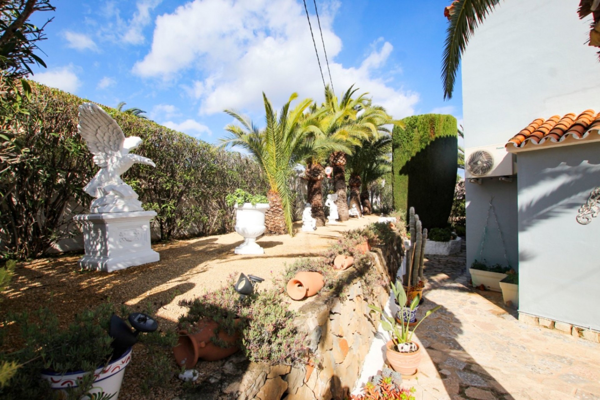 Resale - Villa -
Calpe - Cometa