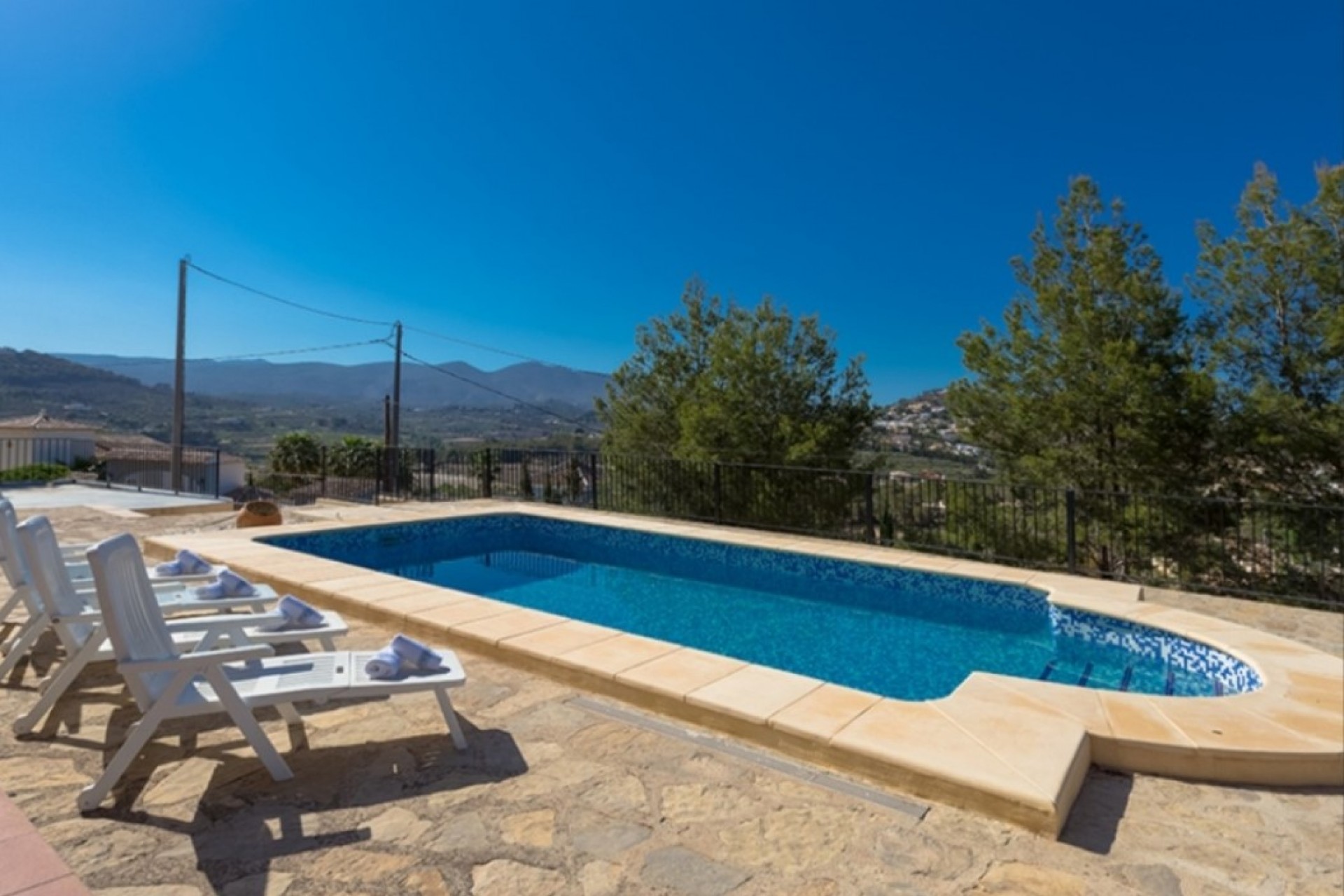 Resale - Villa -
Calpe - Cometa