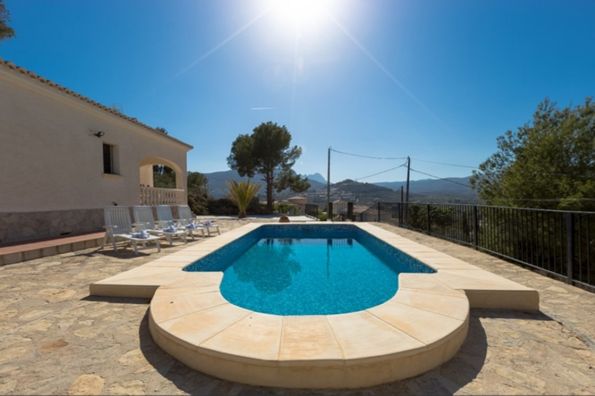 Resale - Villa -
Calpe - Cometa