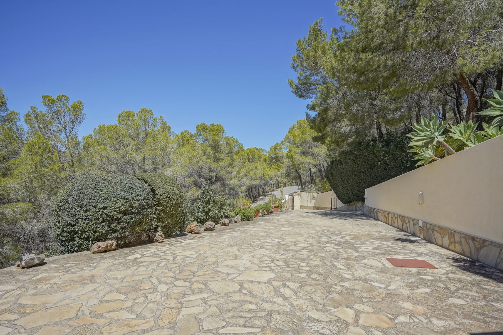 Resale - Villa -
Calpe - La Empedrola