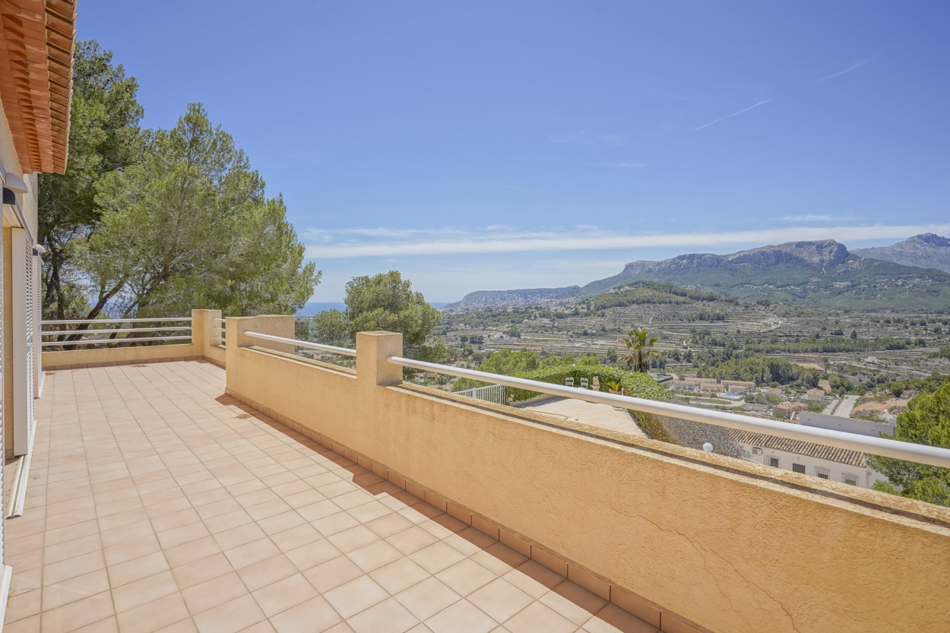 Resale - Villa -
Calpe - La Empedrola