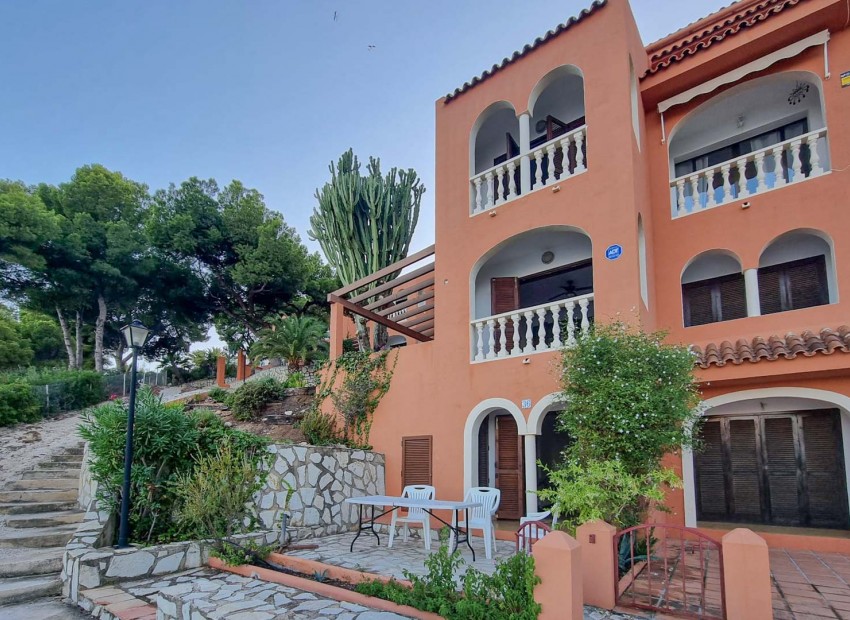 Resale - Villa -
Calpe - La manzanera