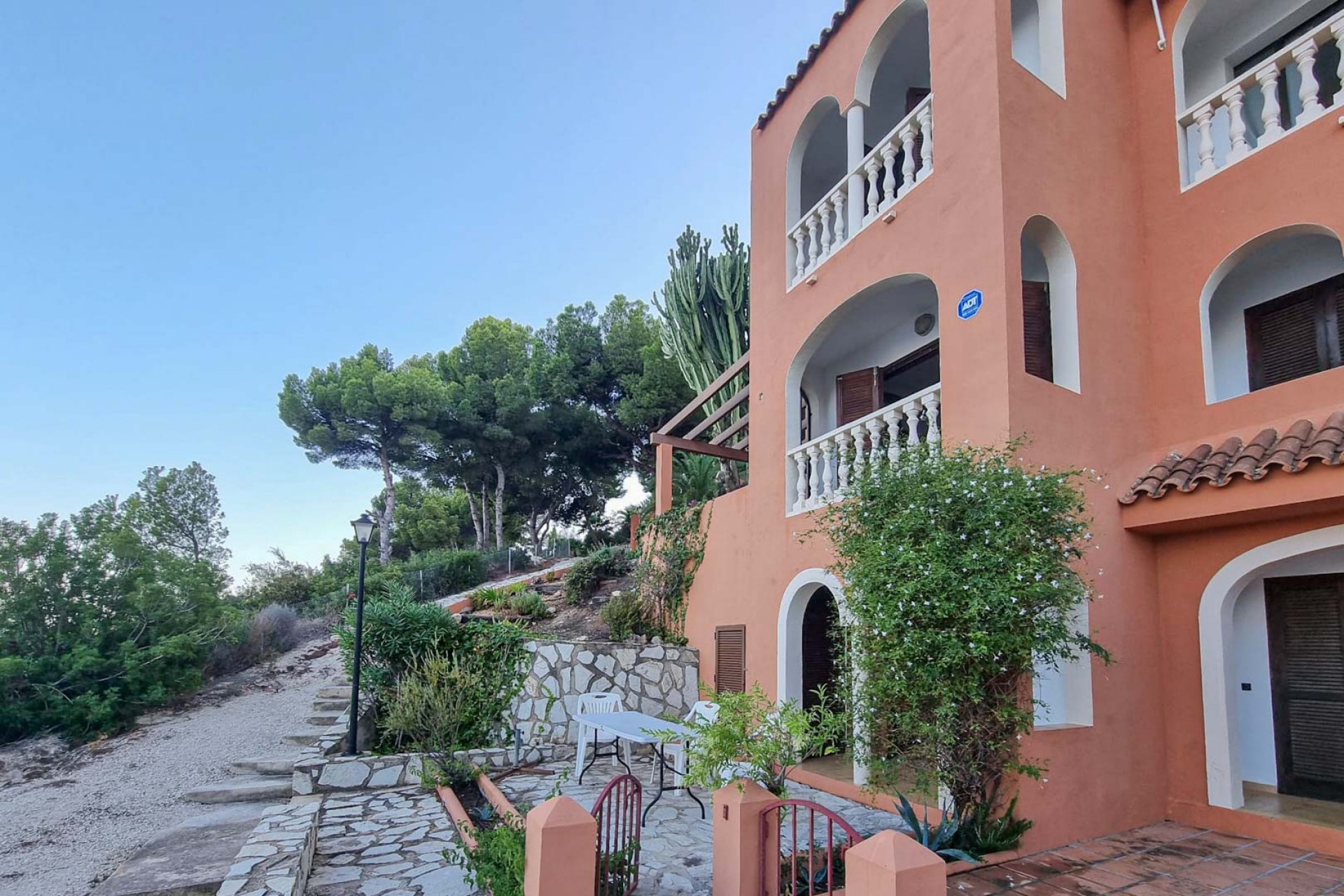 Resale - Villa -
Calpe - La manzanera