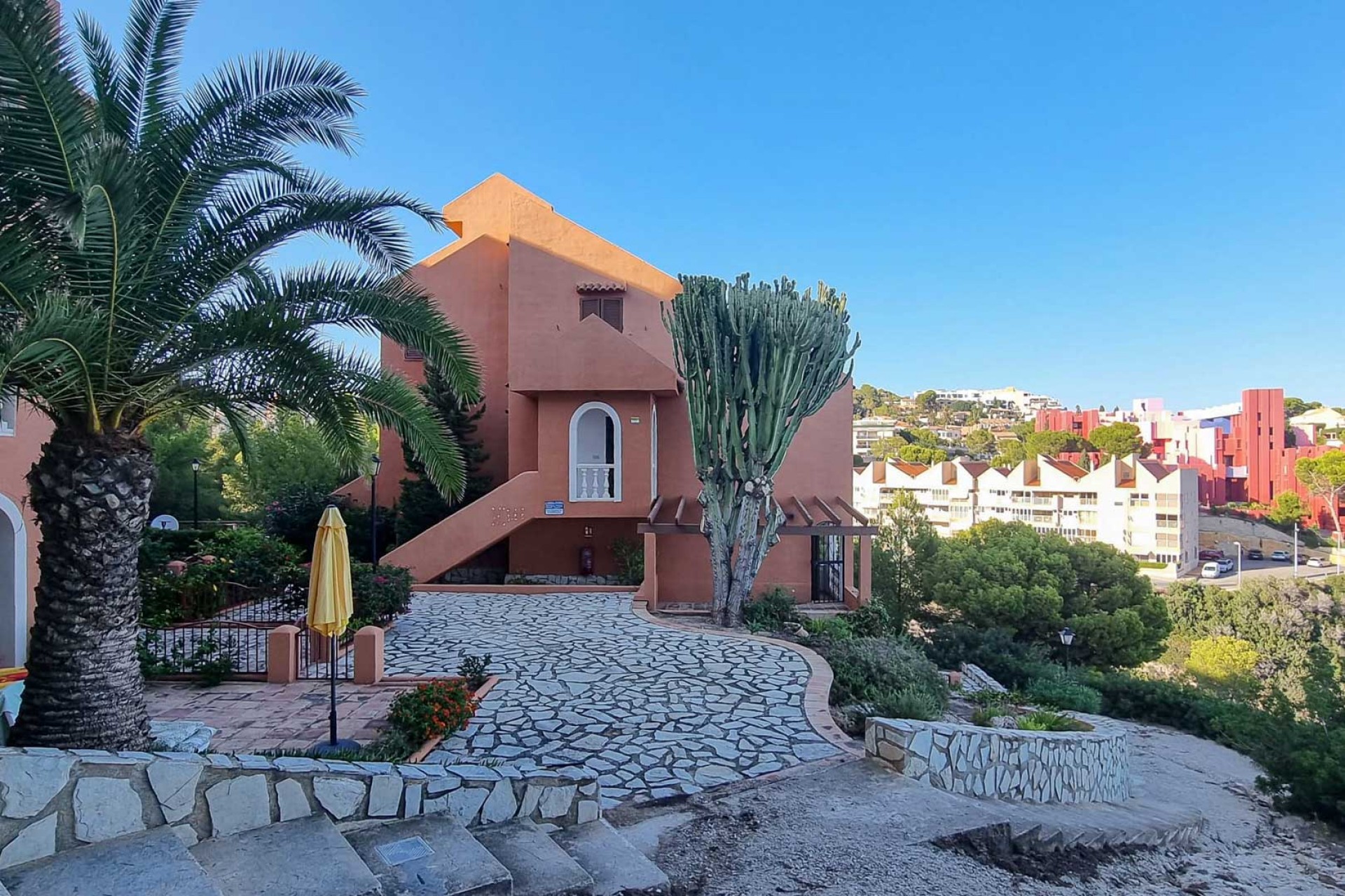 Resale - Villa -
Calpe - La manzanera