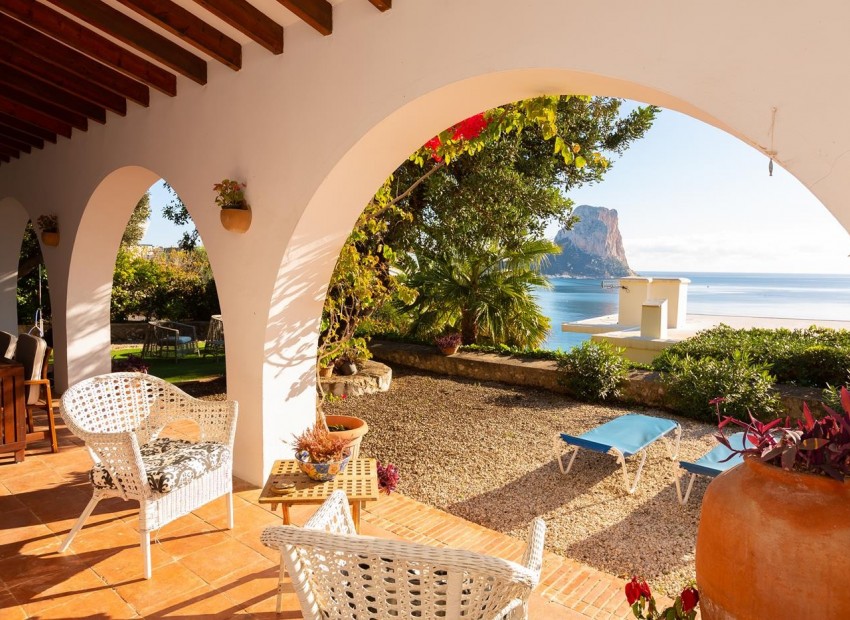 Resale - Villa -
Calpe - Manzaneras