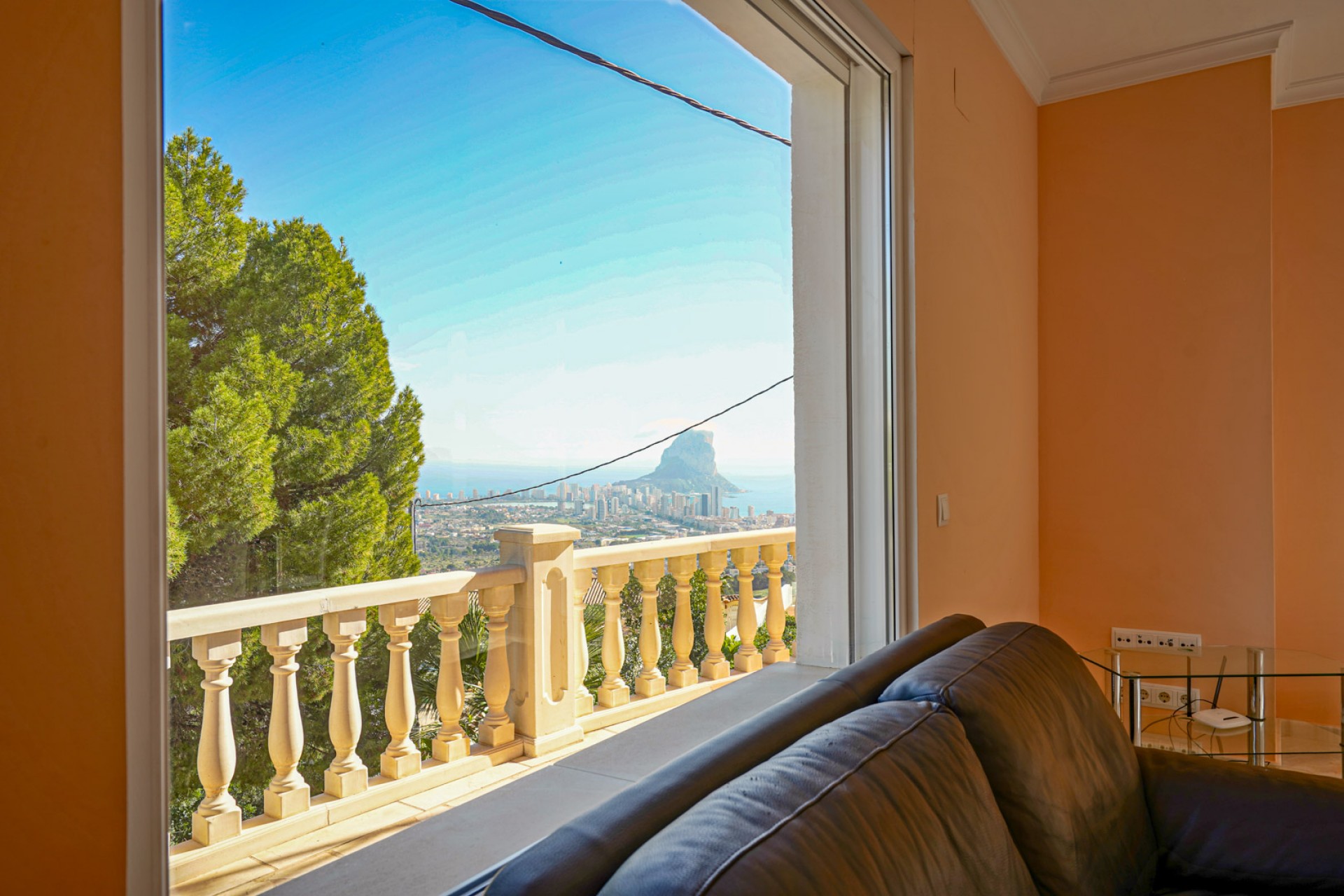 Resale - Villa -
Calpe - Oltamar