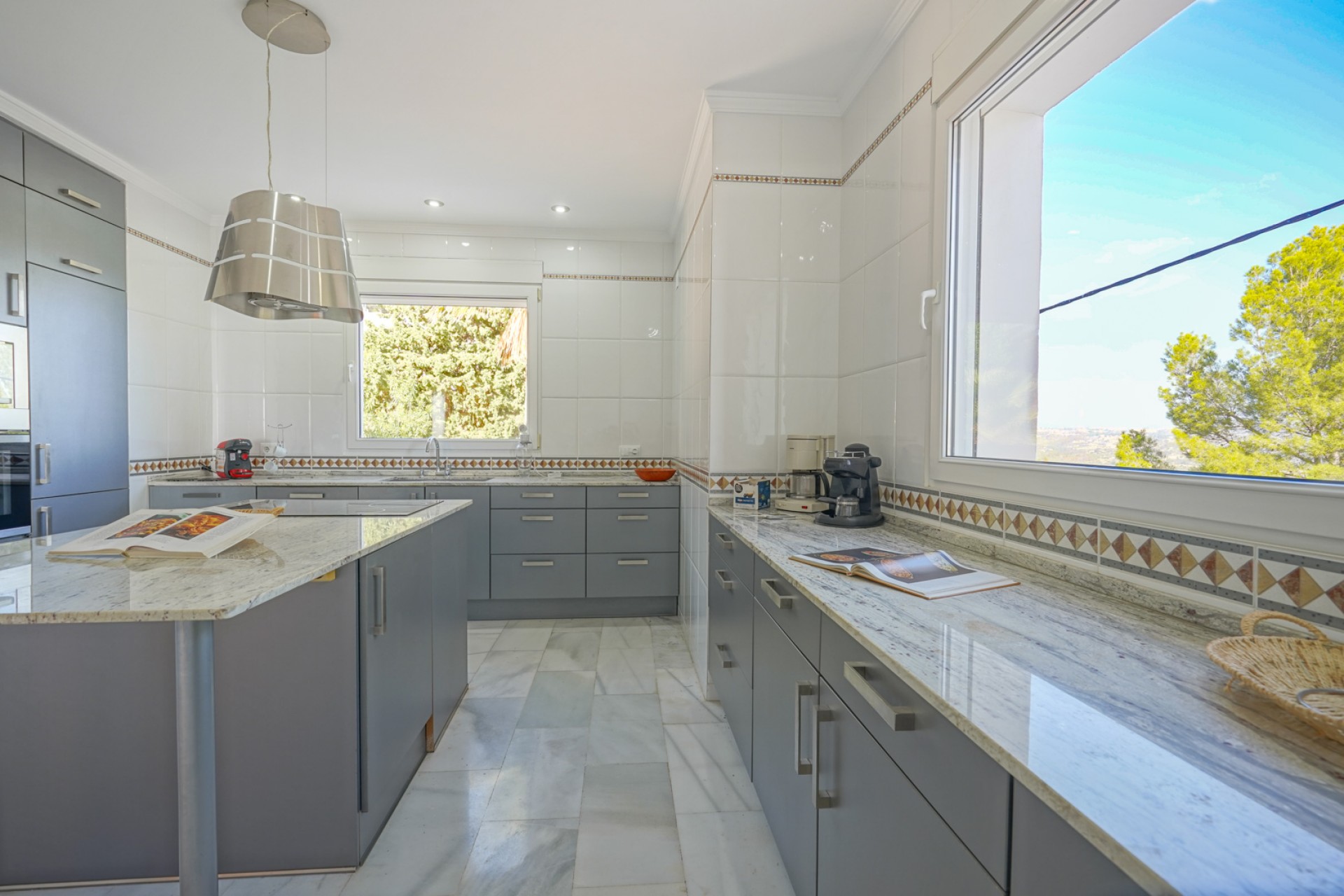 Resale - Villa -
Calpe - Oltamar