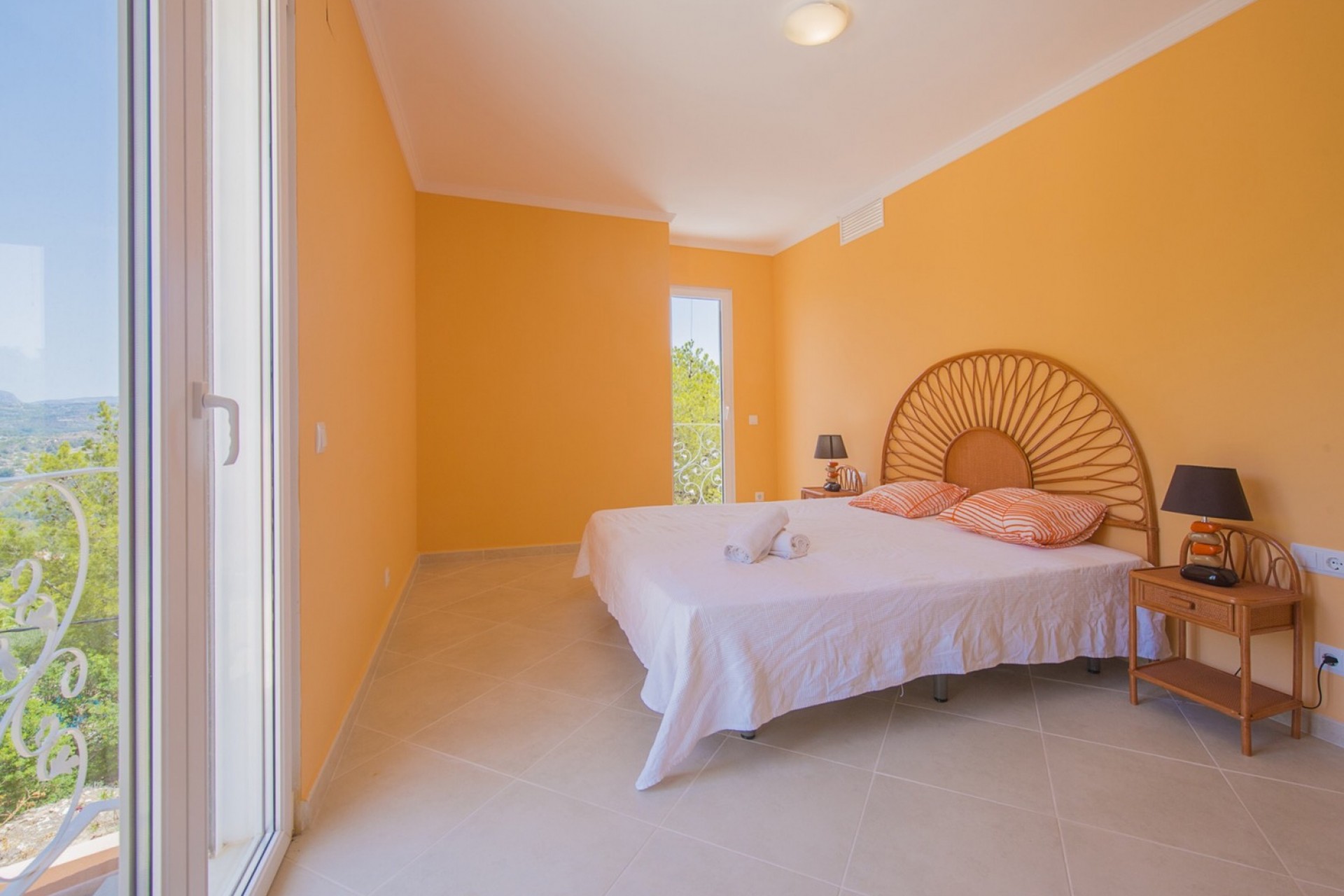 Resale - Villa -
Calpe - Oltamar