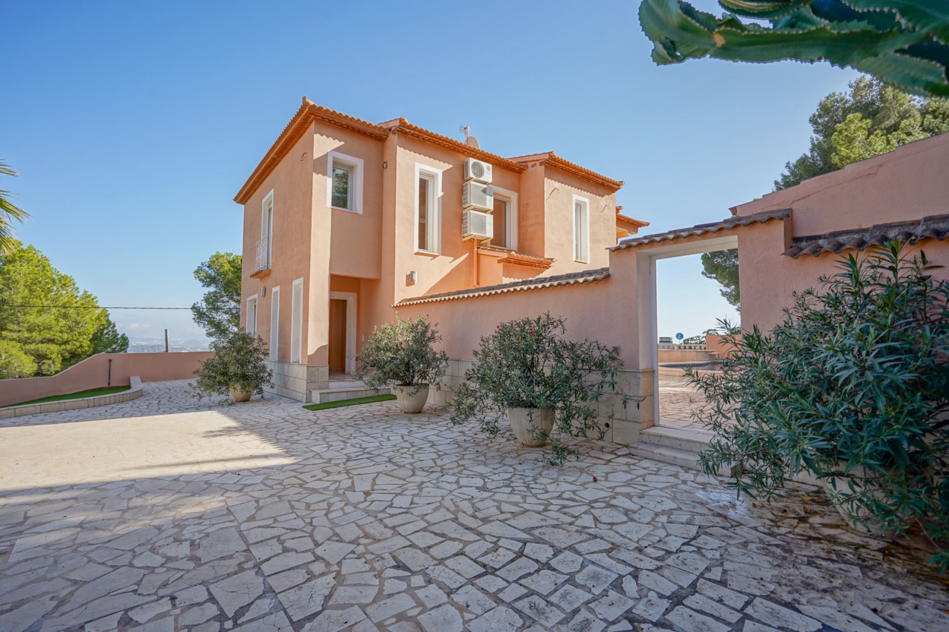 Resale - Villa -
Calpe - Oltamar