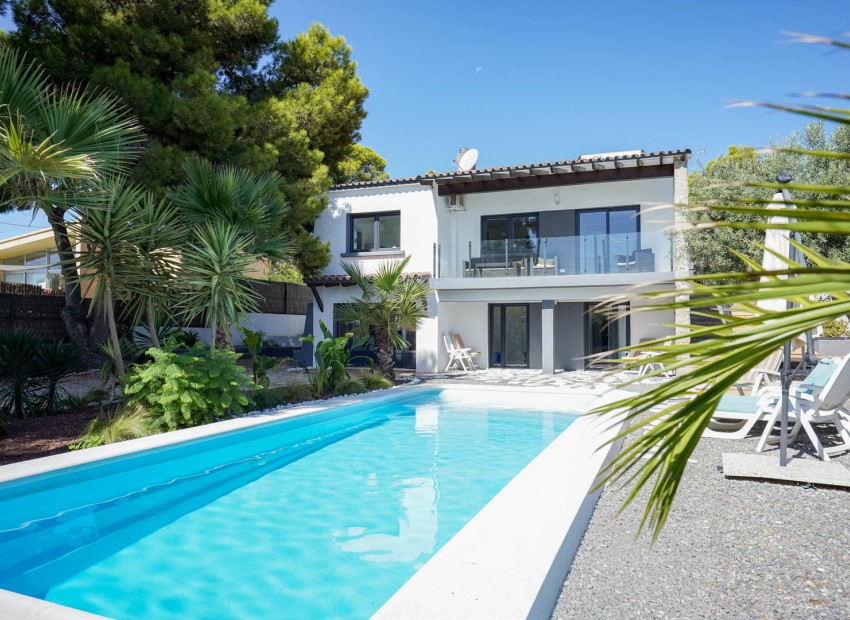 Resale - Villa -
Calpe - Partida Enchinent
