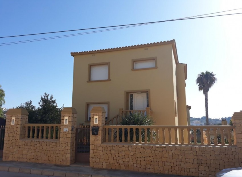 Resale - Villa -
Calpe - Partida Garduix