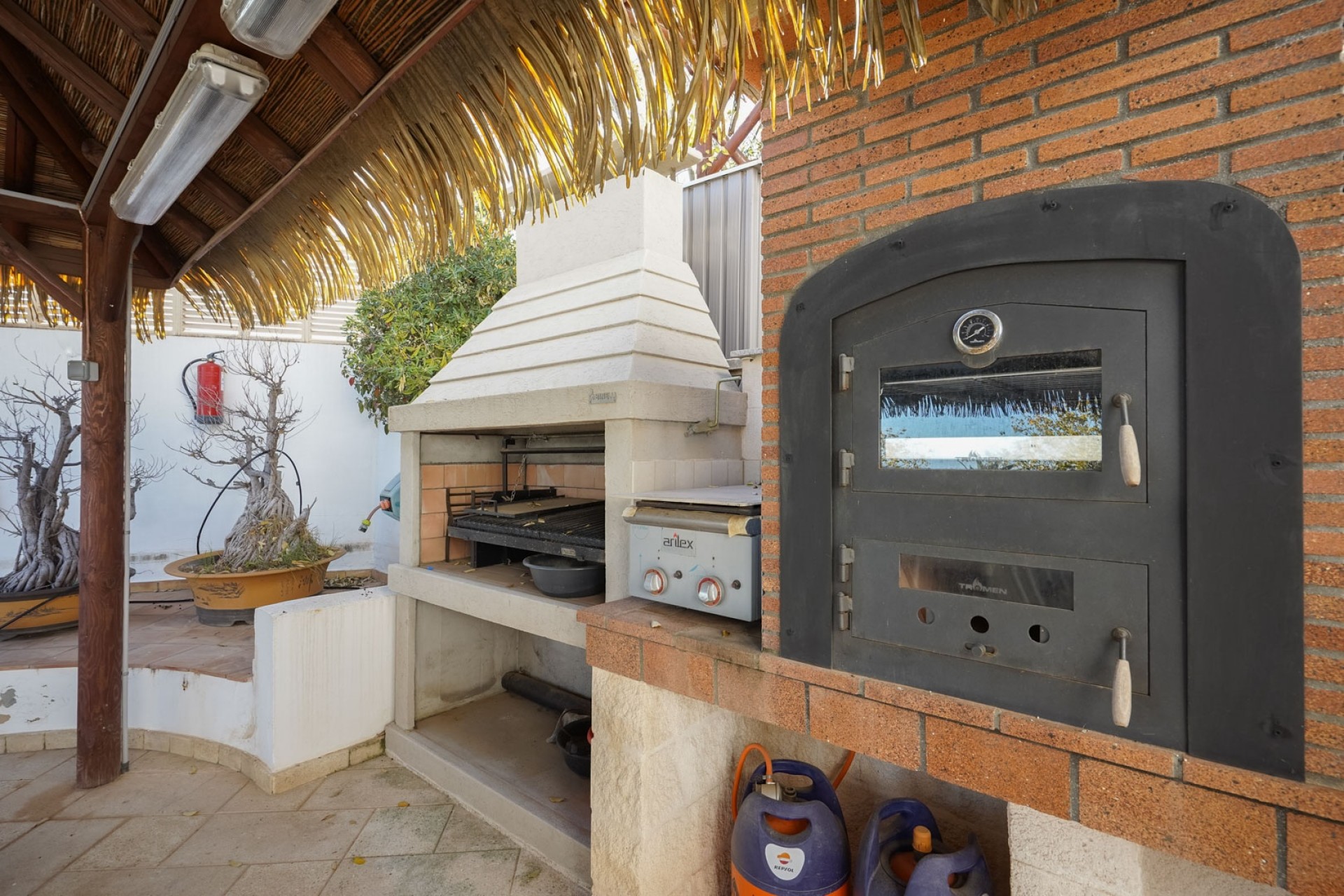 Resale - Villa -
Calpe - Partida Les Cucarres