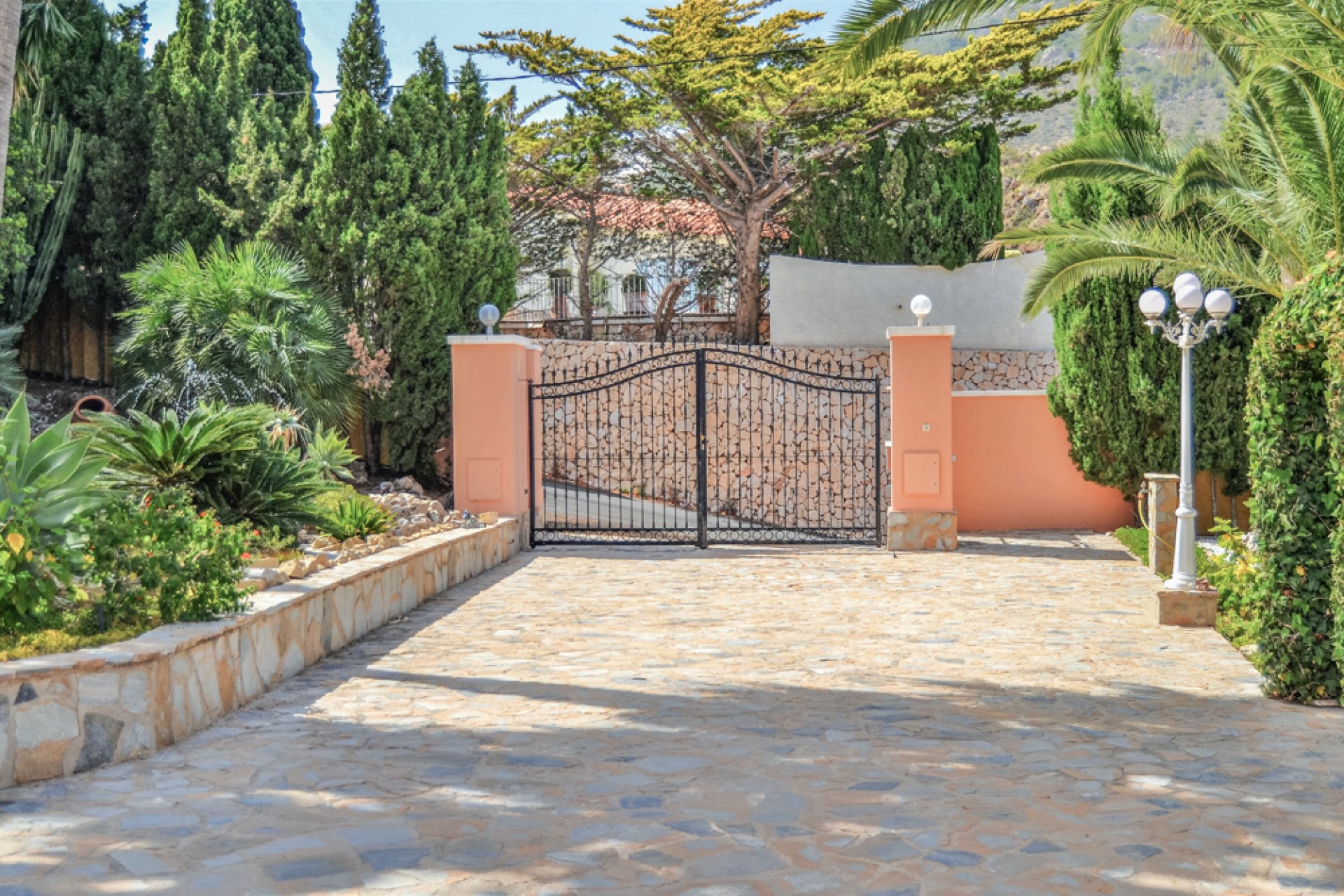 Resale - Villa -
Calpe - Partida Maryvilla