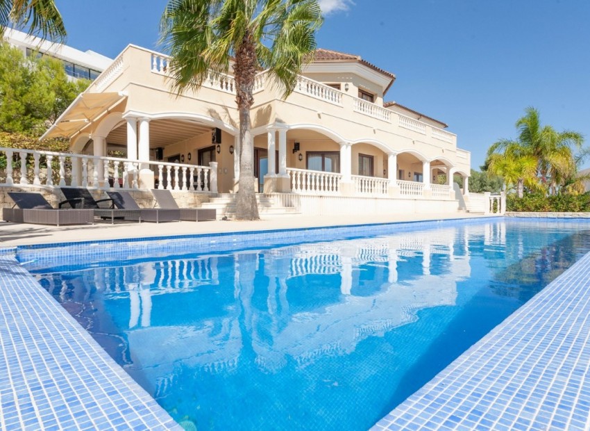 Resale - Villa -
Calpe - Ragol de Galeno