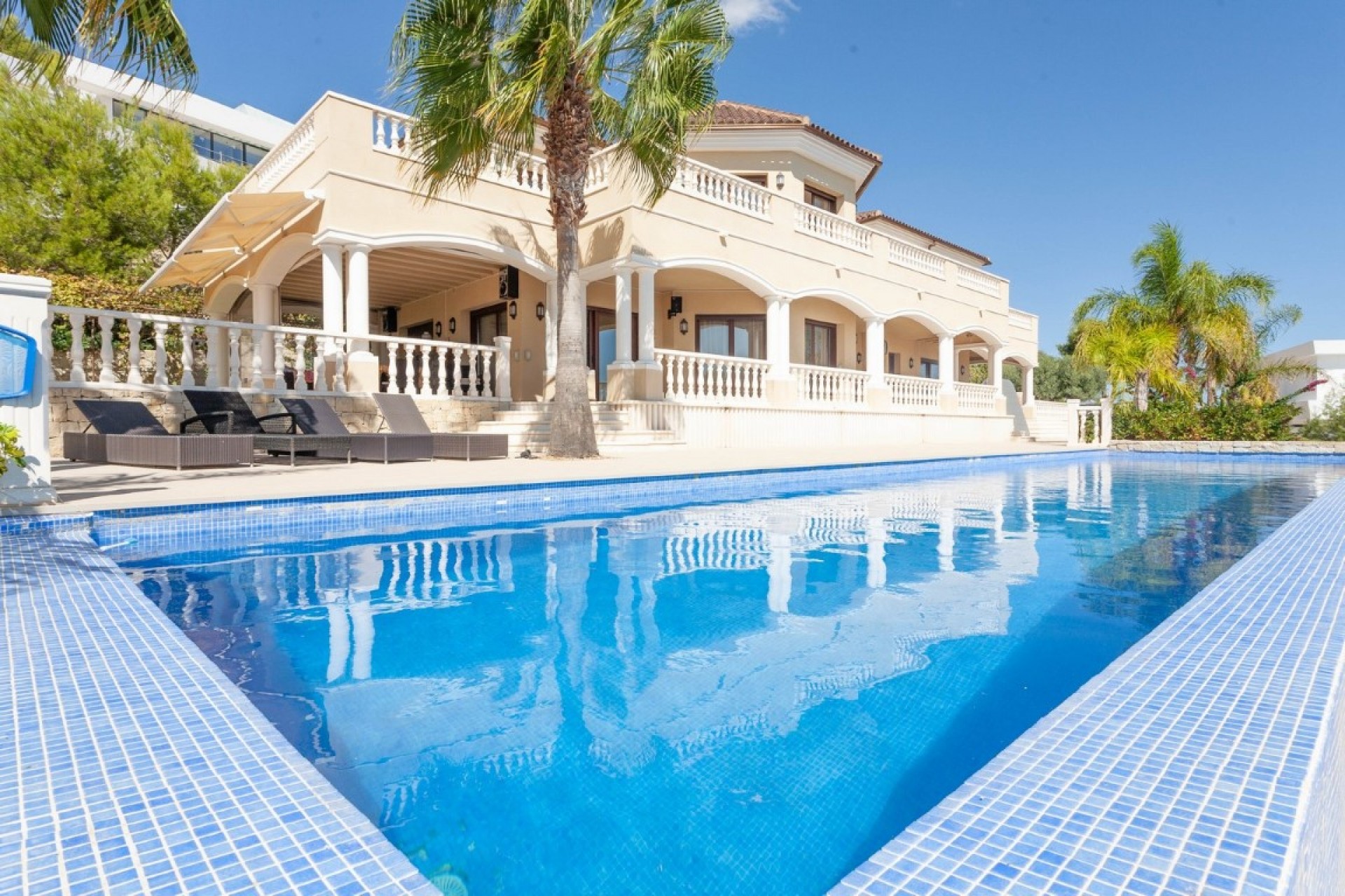 Resale - Villa -
Calpe - Ragol de Galeno