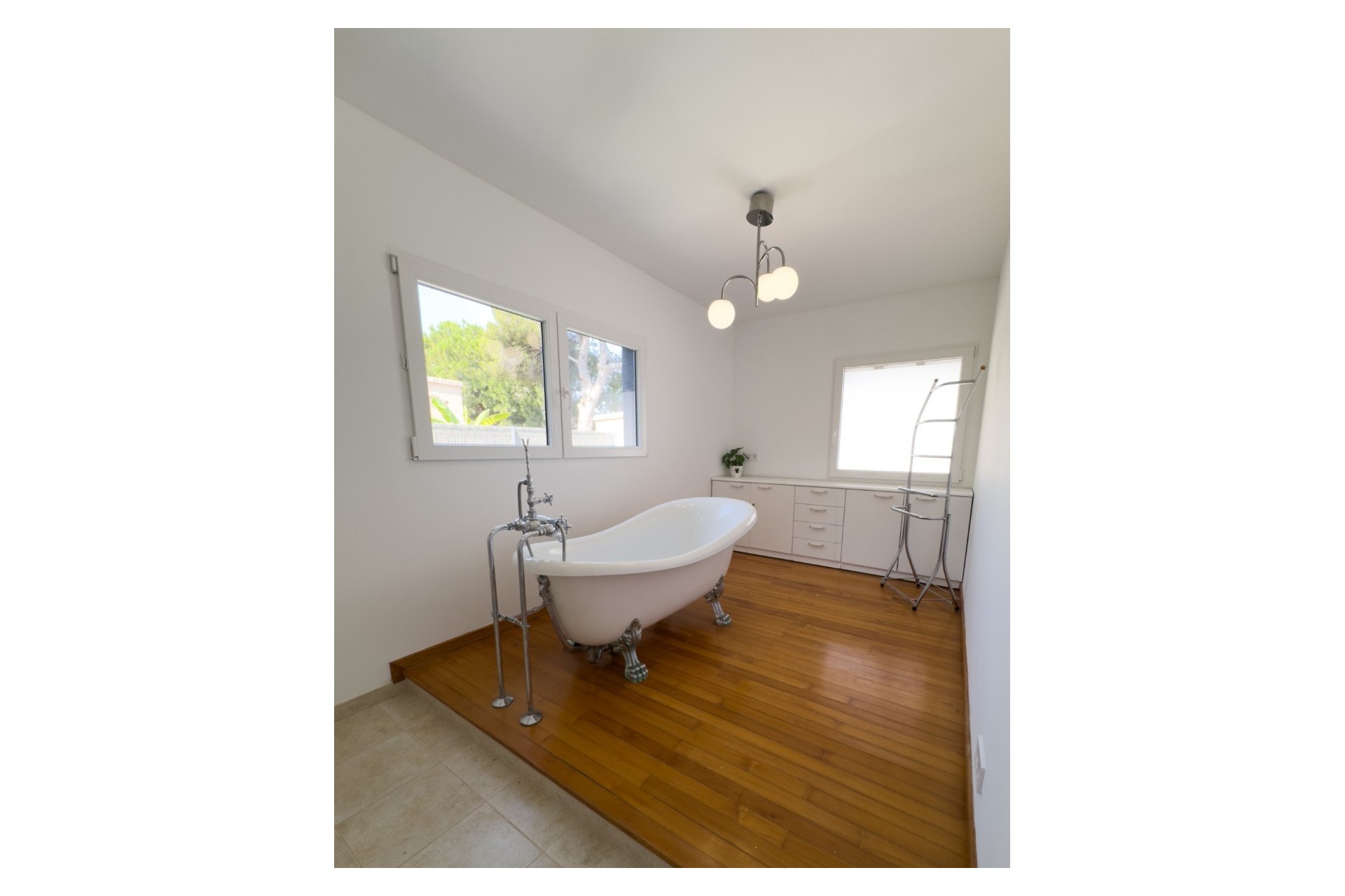 Resale - Villa -
Calpe - Zona Playa del Bol - Puerto
