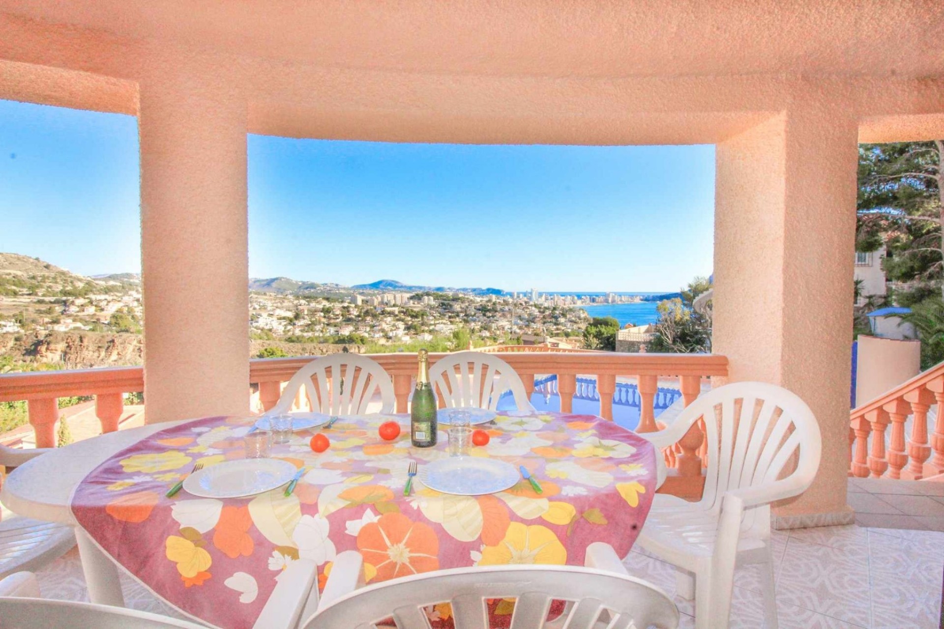 Resale - Villa -
Calpe - Zona Puerto Blanco - Maryvilla