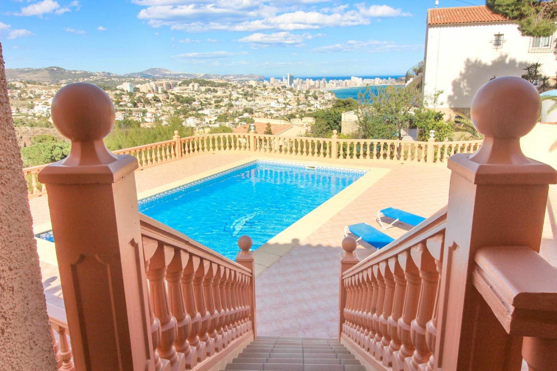 Resale - Villa -
Calpe - Zona Puerto Blanco - Maryvilla